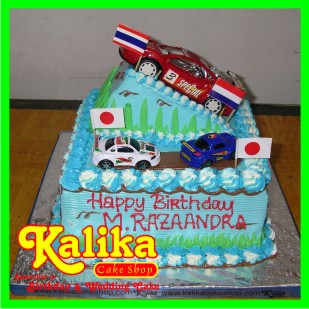 Cake Ulang Tahun mobil M.Razaandra