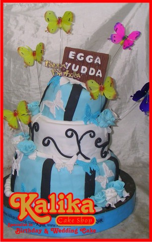 Cake blue black 3 ss Egga