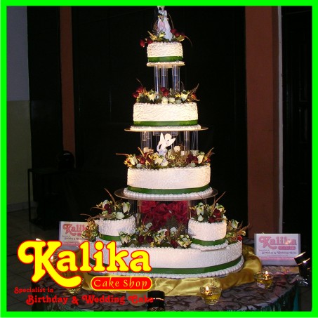 Wedding Cake Variasi Hijau Maroon
