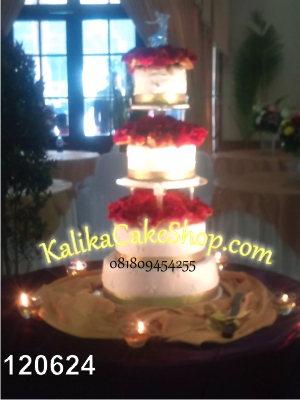 Cake Wedding 4 mawar merah