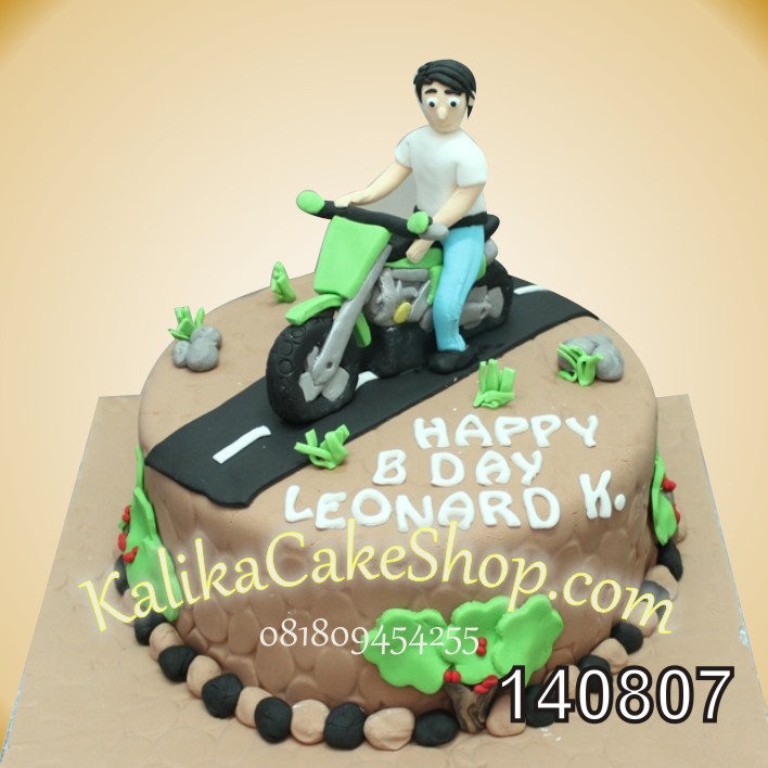 Biker Cake Leonard