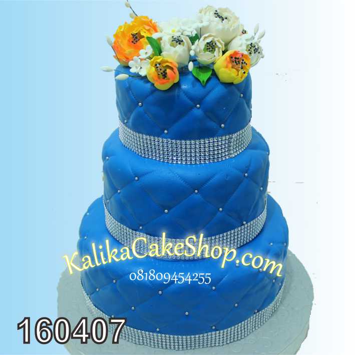 wedding cake flower blue