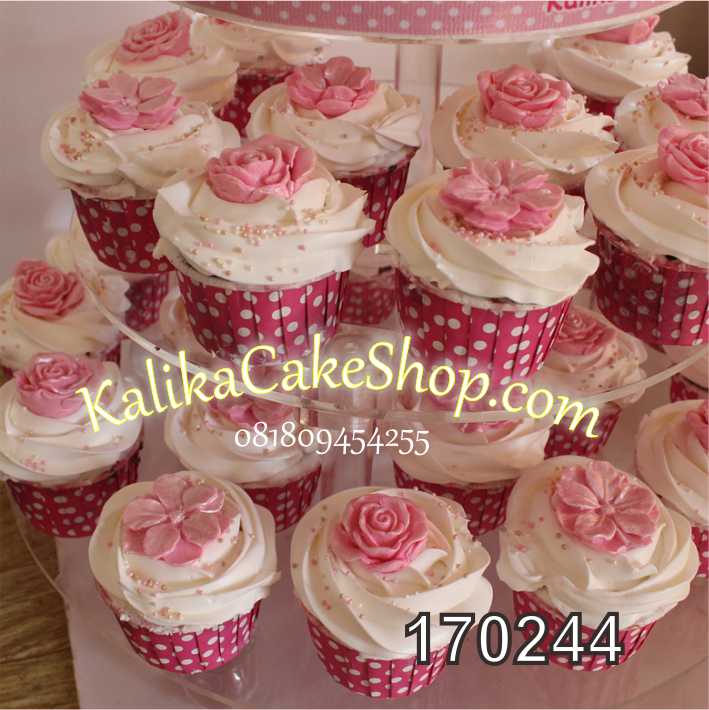 Cake ulang tahun bunga pink 2